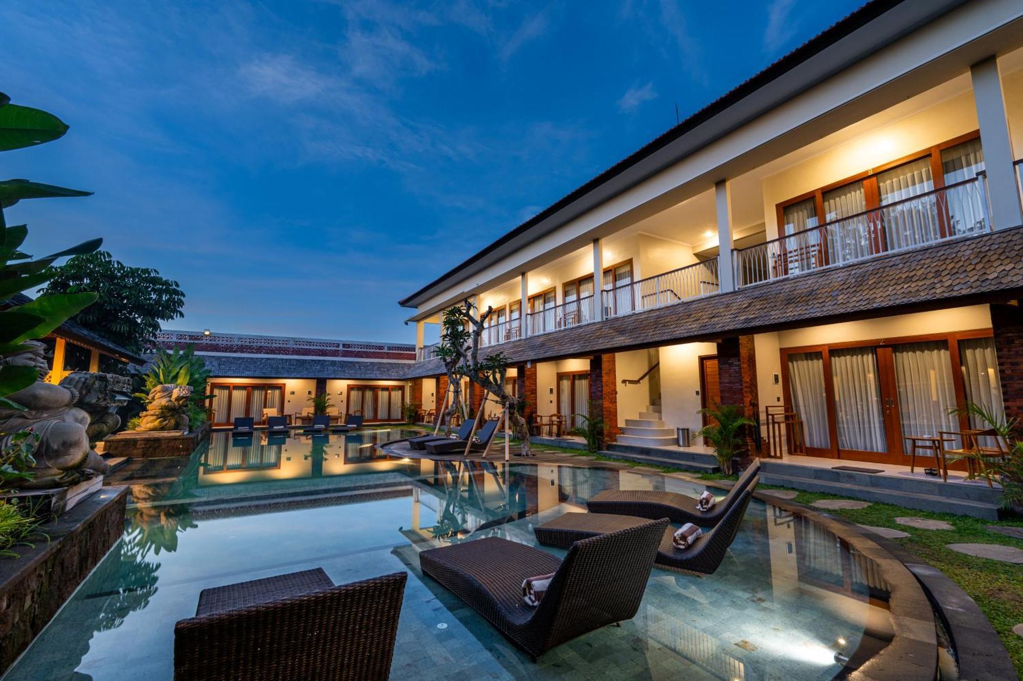 Puri Andong Hotel 4*